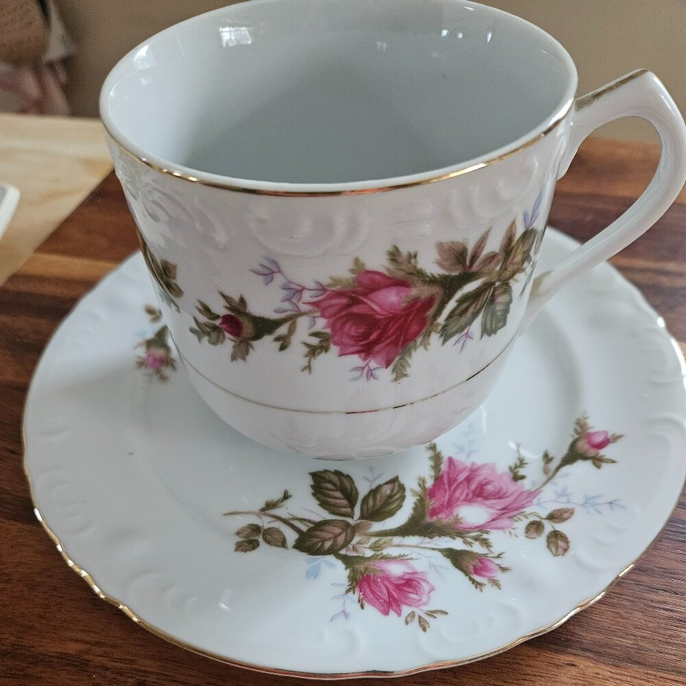 vintage royal rose fine china teacup and saucer made in Japan large size
